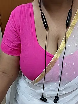 Snapshot of tami_lavanya chatting on June 18, 2026, 6:02 pm tami lavanya online show from June 18, 2026, 6:02 pm
