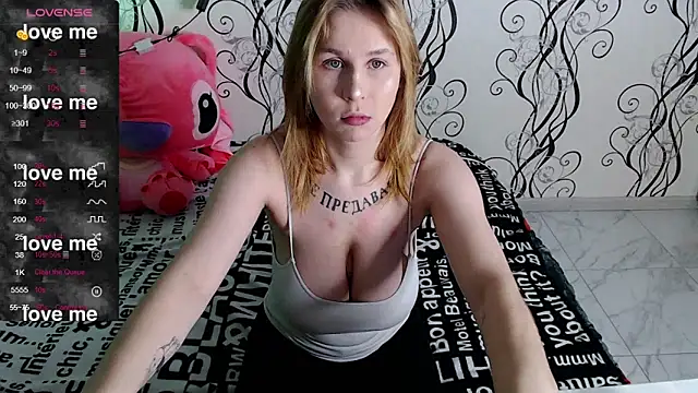 RoyAngela online show from November 20, 2025, 4:51 pm