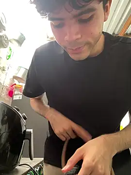 Axel-Mejia online show from April 16, 2026, 7:47 pm