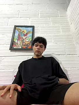 Axel-Mejia online show from October 17, 2025, 8:10 pm