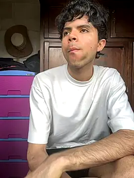 Axel-Mejia online show from October 24, 2025, 7:13 pm