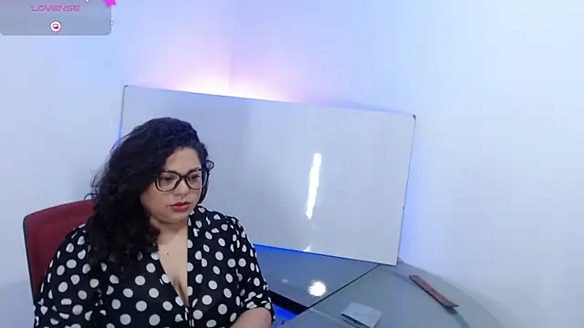 Snapshot of merly_chica chatting on October 13, 2025, 1:23 pm merly chica online show from October 13, 2025, 1:23 pm