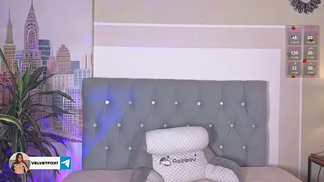 VelvetFox  online show from November 8, 2025, 7:28 pm