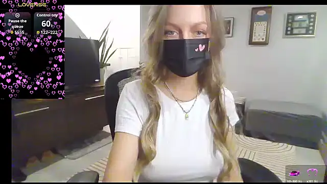 Snapshot of Magical_Milf_MelissaXX chatting on October 1, 2025, 5:17 pm Magical Milf MelissaXX online show from October 1, 2025, 5:17 pm