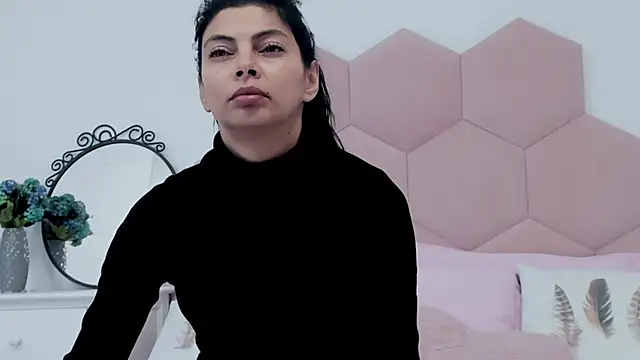 Snapshot of LadyLiia chatting on February 19, 2025, 5:05 am LadyLiia online show from February 19, 2025, 5:05 am