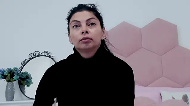 Snapshot of LadyLiia chatting on February 21, 2025, 5:13 am LadyLiia online show from February 21, 2025, 5:13 am