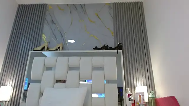 VanessaHard as online show from October 1, 2025, 7:40 pm