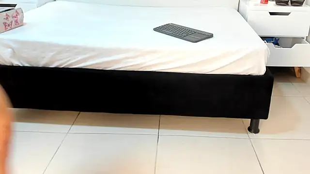 VanessaHard as online show from September 13, 2025, 3:45 pm