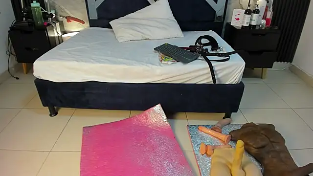 Snapshot of VanessaHard_as chatting on November 28, 2025, 8:20 pm VanessaHard as online show from November 28, 2025, 8:20 pm