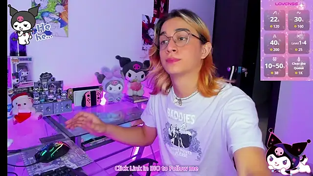 Snapshot of KeitaMoon chatting on November 7, 2025, 8:57 pm KeitaMoon online show from November 7, 2025, 8:57 pm