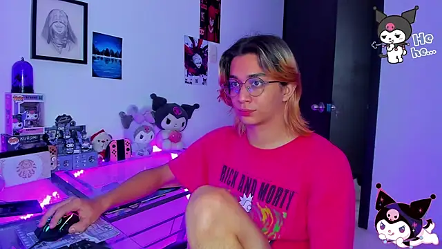 Snapshot of KeitaMoon chatting on December 16, 2025, 1:37 pm KeitaMoon online show from December 16, 2025, 1:37 pm