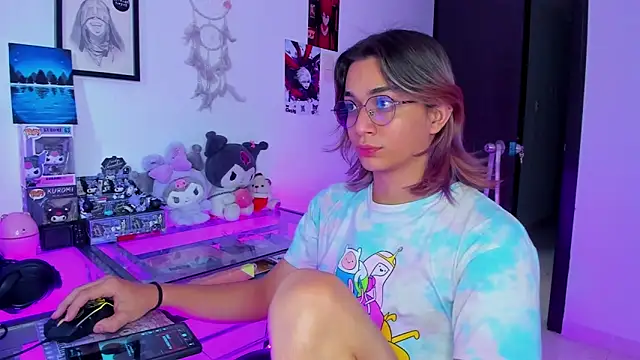 Snapshot of KeitaMoon chatting on February 20, 2026, 7:27 pm KeitaMoon online show from February 20, 2026, 7:27 pm