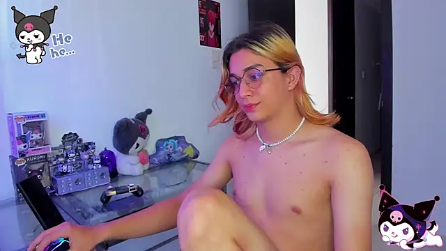 Snapshot of KeitaMoon chatting on October 9, 2025, 7:58 pm KeitaMoon online show from October 9, 2025, 7:58 pm