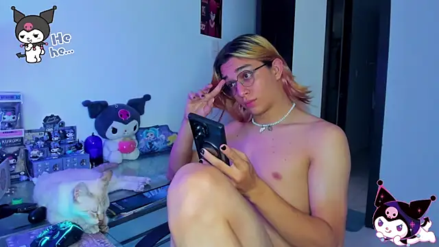 Snapshot of KeitaMoon chatting on September 19, 2025, 9:52 pm KeitaMoon online show from September 19, 2025, 9:52 pm