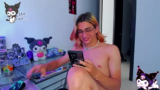 Snapshot of KeitaMoon chatting on September 25, 2025, 5:19 pm KeitaMoon online show from September 25, 2025, 5:19 pm