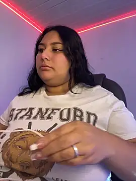 Snapshot of Nicky-222 chatting on November 15, 2025, 2:04 am Nicky-222 online show from November 15, 2025, 2:04 am