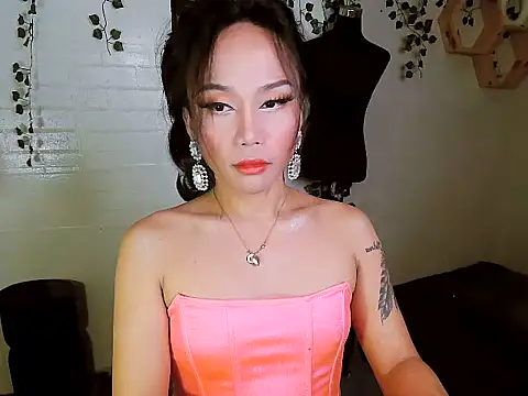 YourNikkieXxx online show from September 22, 2025, 1:06 pm