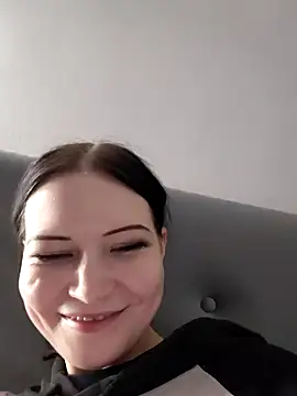 DragonFoxie online show from October 15, 2025, 10:07 pm