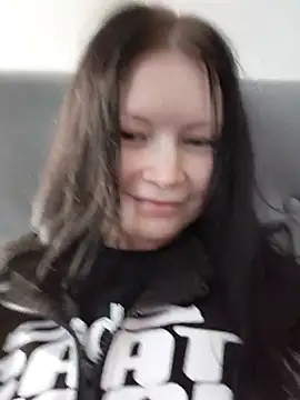 DragonFoxie online show from October 10, 2025, 10:27 am