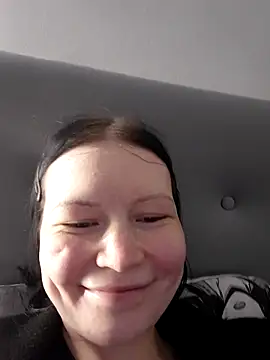 DragonFoxie online show from October 11, 2025, 2:40 pm