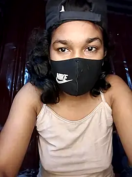 kiron204279 online show from November 3, 2025, 12:27 am