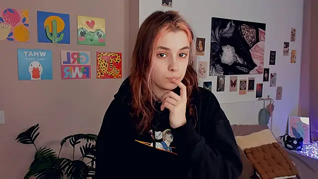 Snapshot of VedaSchulz chatting on March 3, 2026, 7:32 pm VedaSchulz online show from March 3, 2026, 7:32 pm