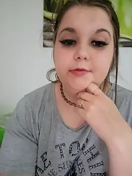 Snapshot of LioEst@xh chatting on April 25, 2026, 5:43 pm LioEstxh online show from April 25, 2026, 5:43 pm