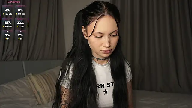 Alice 1n Wonderland  online show from October 18, 2025, 2:52 pm