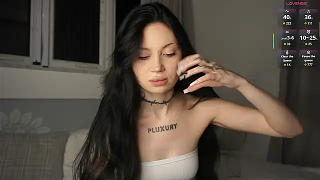 Alice 1n Wonderland  online show from October 17, 2025, 3:25 pm