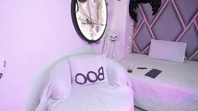 chubby sexy  online show from October 21, 2025, 4:01 am