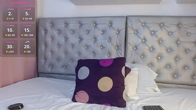 angiellam online show from September 12, 2025, 8:19 pm