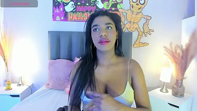 Snapshot of KendraChavez_ chatting on October 31, 2025, 9:43 pm KendraChavez online show from October 31, 2025, 9:43 pm