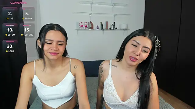 marianaandvalen online show from November 18, 2025, 11:13 am