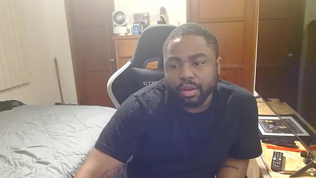 Snapshot of Breadwinnah chatting on June 3, 2026, 4:02 am Breadwinnah online show from June 3, 2026, 4:02 am