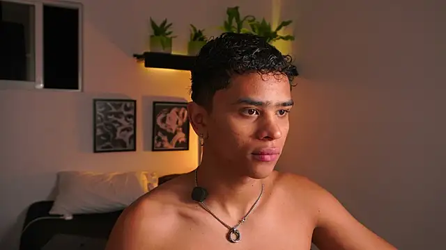 Snapshot of ErosWild_ chatting on July 5, 2026, 9:05 am ErosWild online show from July 5, 2026, 9:05 am