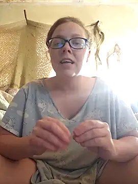 countrymomma online show from October 8, 2025, 3:46 pm