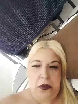 Snapshot of MarielaFerrer chatting on October 29, 2025, 4:28 pm MarielaFerrer online show from October 29, 2025, 4:28 pm