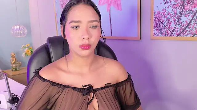 Snapshot of HilaryQueen chatting on January 14, 2026, 2:31 pm HilaryQueen online show from January 14, 2026, 2:31 pm