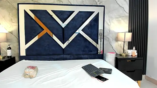 VioletRose as online show from October 22, 2025, 7:24 pm