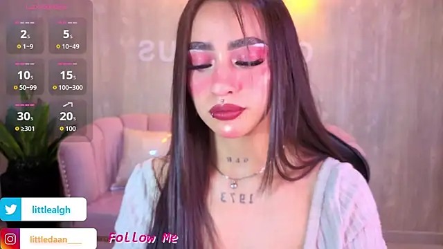 Snapshot of Abril_Velvet_a_ chatting on November 12, 2025, 1:15 pm Abril Velvet a online show from November 12, 2025, 1:15 pm