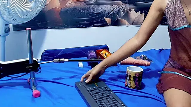 MiaBlaze  online show from November 15, 2025, 1:42 am