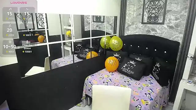 esmeralda asford online show from November 1, 2025, 8:14 pm