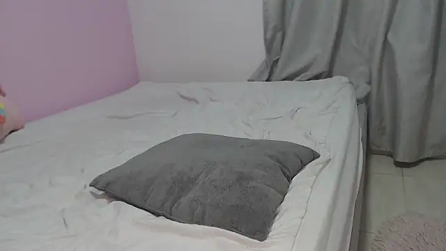 Snapshot of milaura25 chatting on October 3, 2025, 6:26 am milaura25 online show from October 3, 2025, 6:26 am