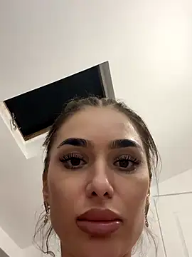 Snapshot of KaseyQuinn_ chatting on November 3, 2025, 7:17 pm KaseyQuinn online show from November 3, 2025, 7:17 pm