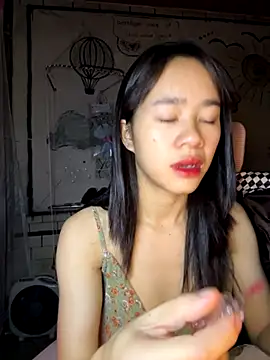 TiNa 04 online show from November 11, 2025, 10:15 pm