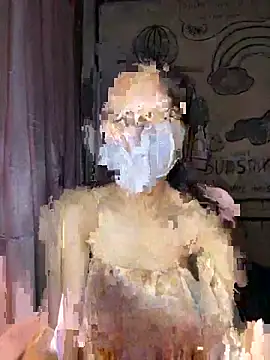 TiNa 04 online show from October 6, 2025, 10:32 pm