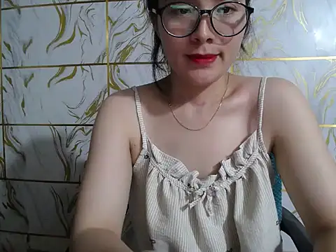 Snapshot of Lyzizi_lovely09 chatting on June 20, 2026, 2:11 pm Lyzizi lovely09 online show from June 20, 2026, 2:11 pm