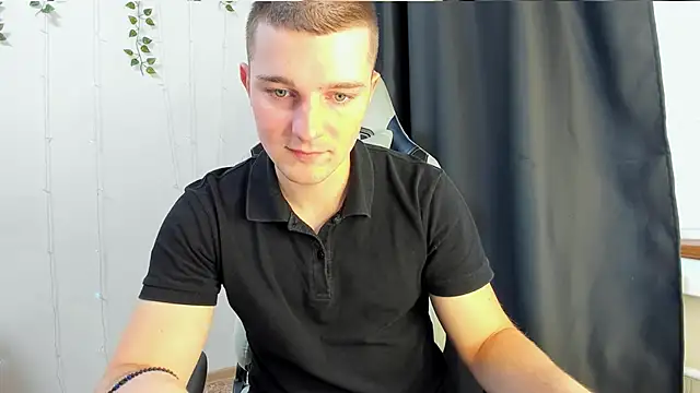 Snapshot of Your_Claddagh chatting on September 27, 2025, 7:36 am Your Claddagh online show from September 27, 2025, 7:36 am