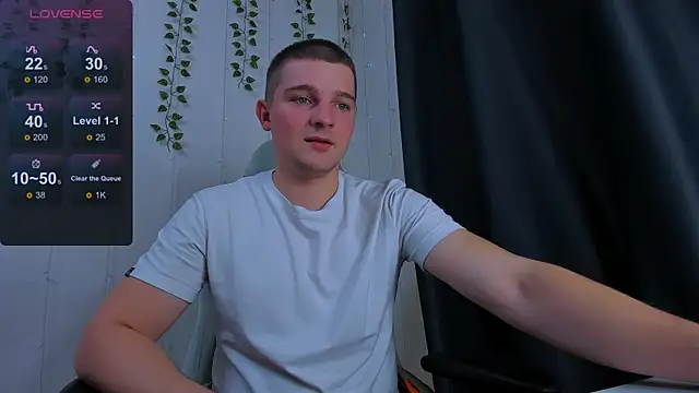 Snapshot of Your_Claddagh chatting on November 30, 2025, 2:40 pm Your Claddagh online show from November 30, 2025, 2:40 pm