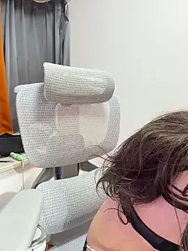 Yiyi-707 online show from April 19, 2026, 12:39 pm